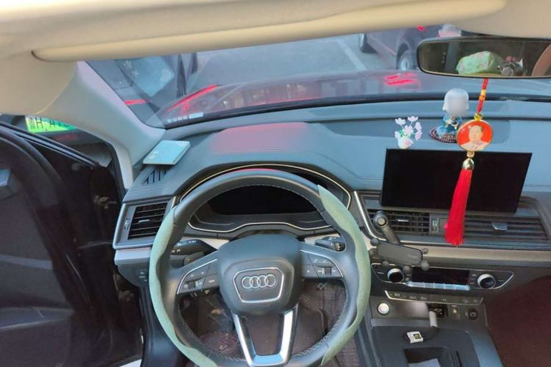 Used Audi Q5L 2022 40T Fashionable and Elegant Model Steering Wheel