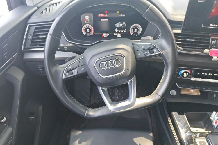 Used Audi Q5L 2022 40T Luxury Dynamic Model Steering Wheel