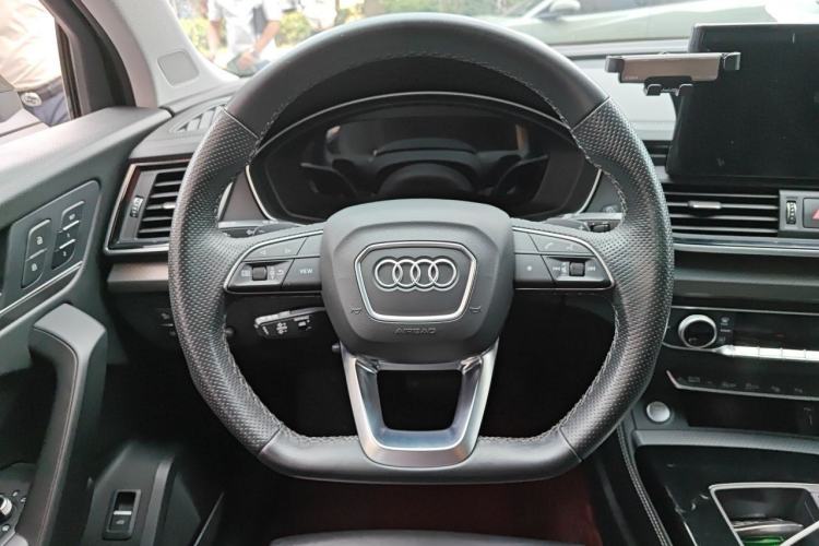 Used Audi Q5L 2022 Updated 45T Luxury Dynamic Version Steering Wheel
