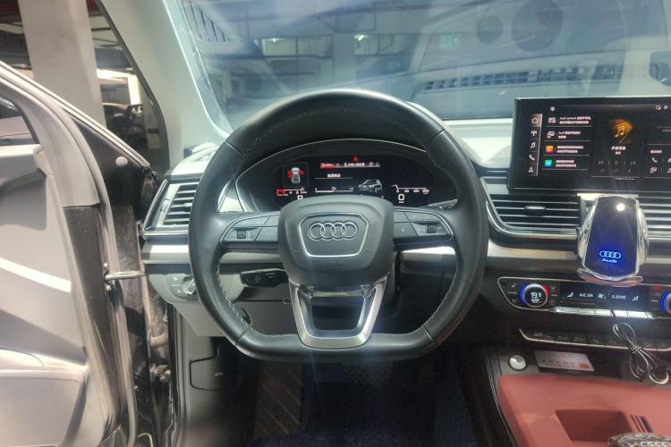 Used Audi Q5L 2022 40T Luxury Dynamic Model Steering Wheel