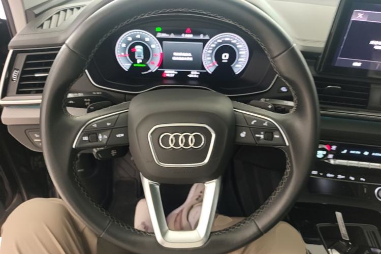 Used Audi Q5L 2022 Updated 45T Luxury Dynamic Version Steering Wheel