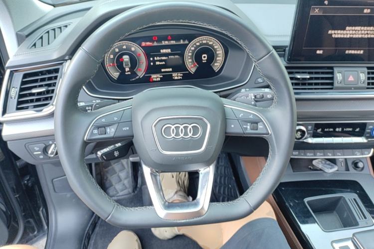 Used Audi Q5L 2022 Updated 40T Luxury Dynamic Edition Steering Wheel