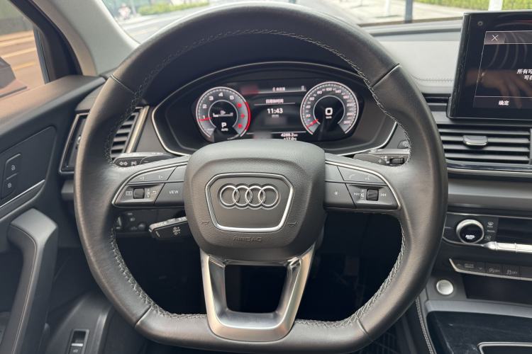 Used Audi Q5L 2022 40T Fashionable and Dynamic Model Steering Wheel