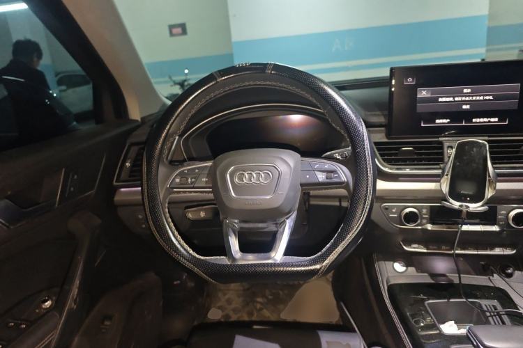 Used Audi Q5L 2022 40T Luxury Dynamic Model Steering Wheel