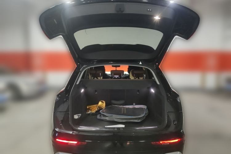 Used Audi Q5L 2022 40T Luxury Dynamic Model Trunk
