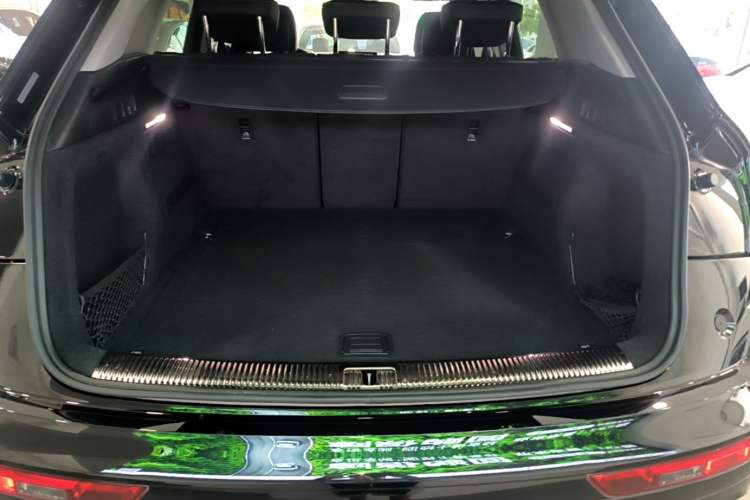 Used Audi Q5L 2022 Updated 45T Luxury Dynamic Version Trunk
