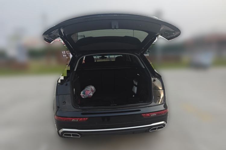 Used Audi Q5L 2022 40T Fashionable and Dynamic Model Trunk
