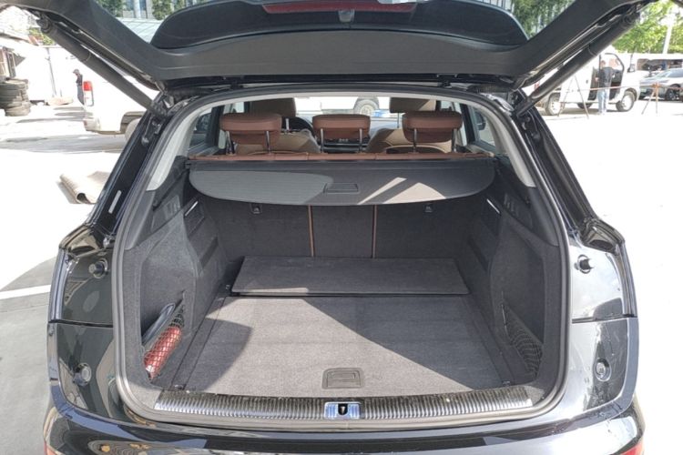 Used Audi Q5L 2022 40T Luxury Dynamic Model Trunk