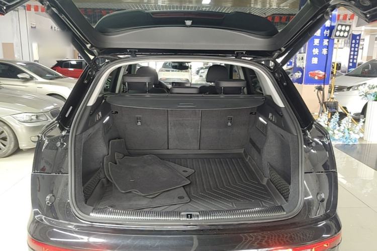 Used Audi Q5L 2022 40T Luxury Dynamic Model Trunk