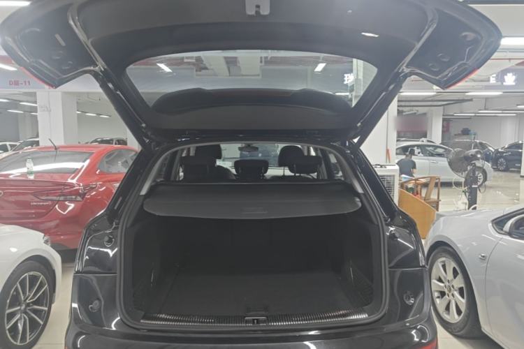 Used Audi Q5L 2022 40T Fashionable and Dynamic Model Trunk