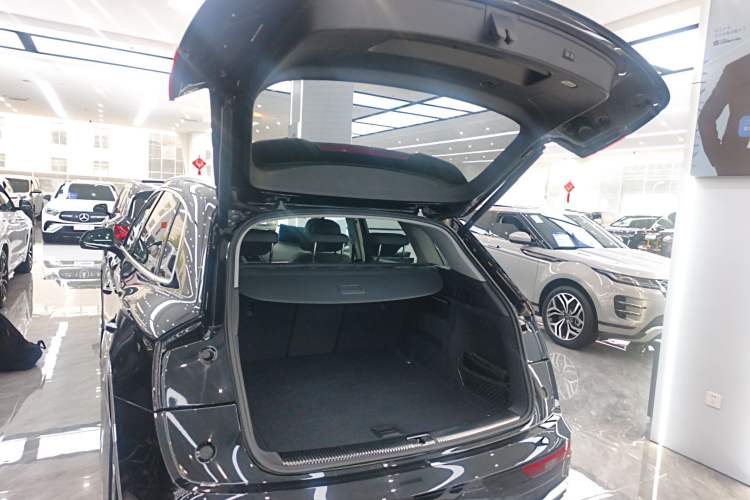 Used Audi Q5L 2022 Updated 40T Luxury Dynamic Edition Trunk