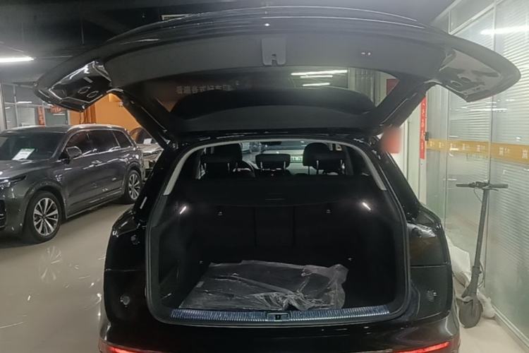 Used Audi Q5L 2022 40T Luxury Dynamic Model Trunk