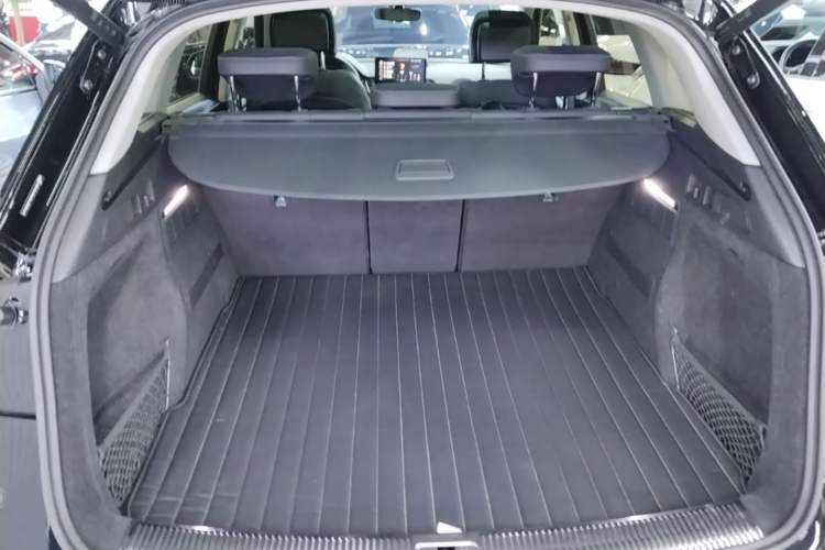 Used Audi Q5L 2022 Updated 40T Luxury Dynamic Edition Trunk