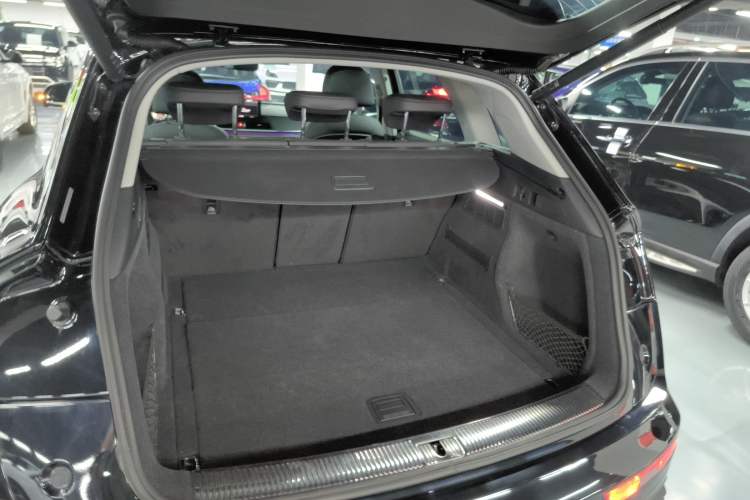 Used Audi Q5L 2022 45T Luxury Dynamic Model Trunk
