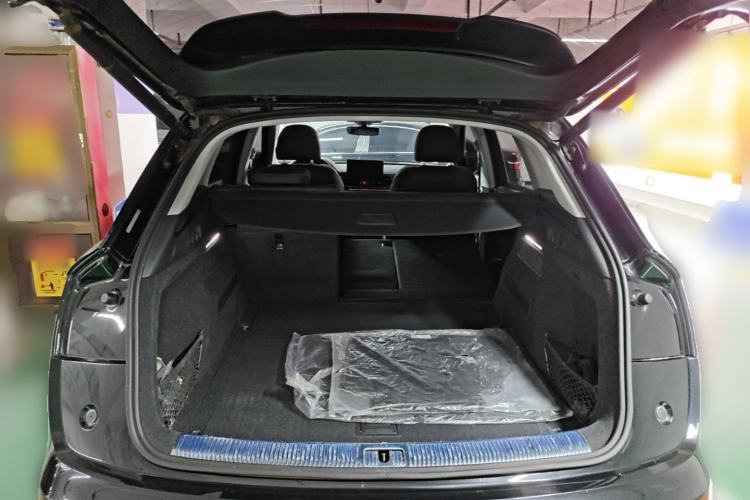 Used Audi Q5L 2022 40T Luxury Dynamic Model Trunk