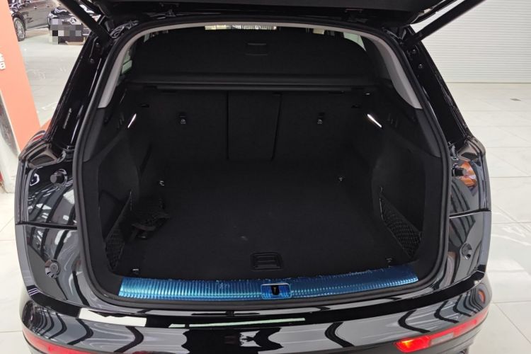 Used Audi Q5L 2022 Updated 45T Luxury Dynamic Version Trunk