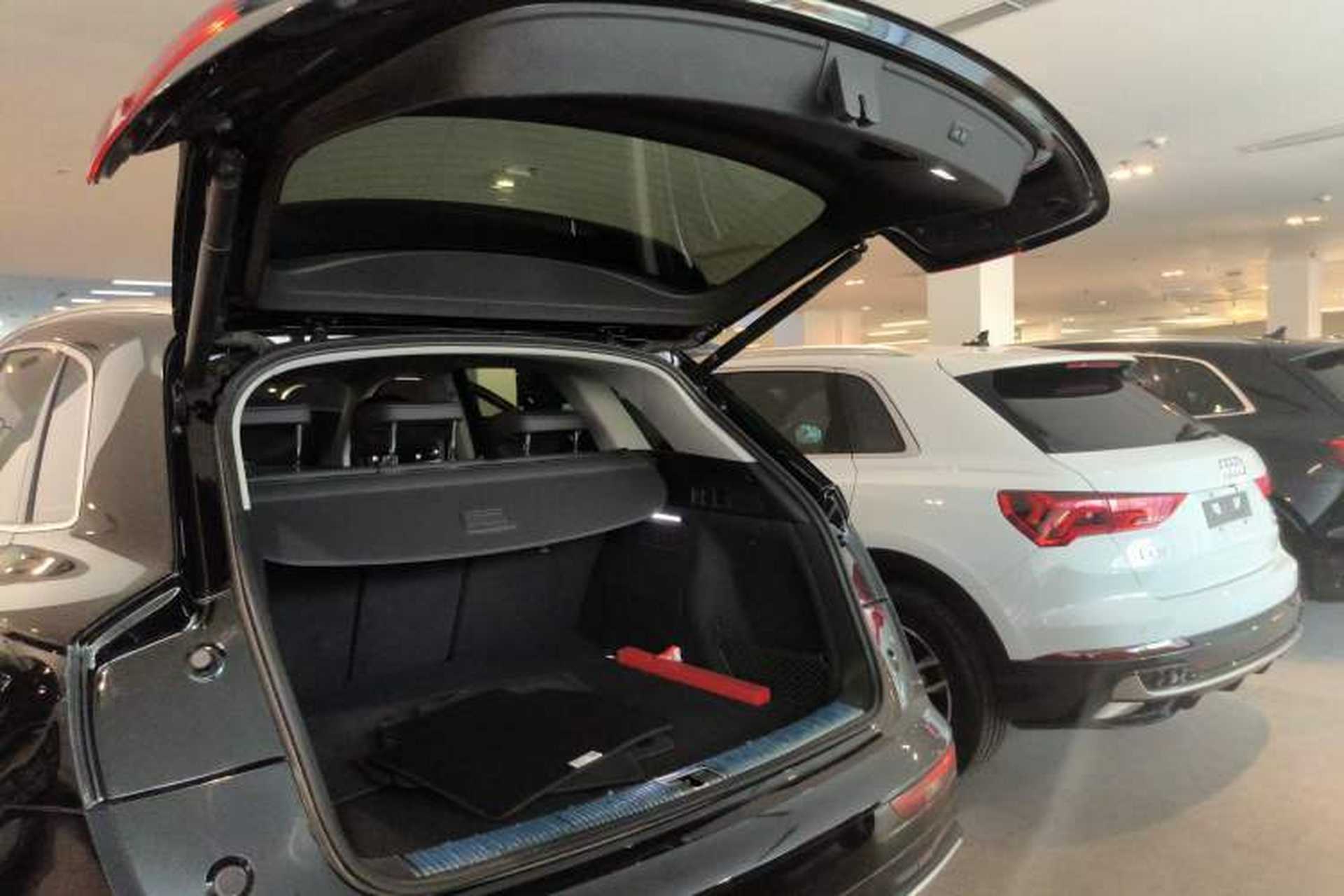 Used Audi Q5L 2022 40T Luxury Elegant Model Trunk