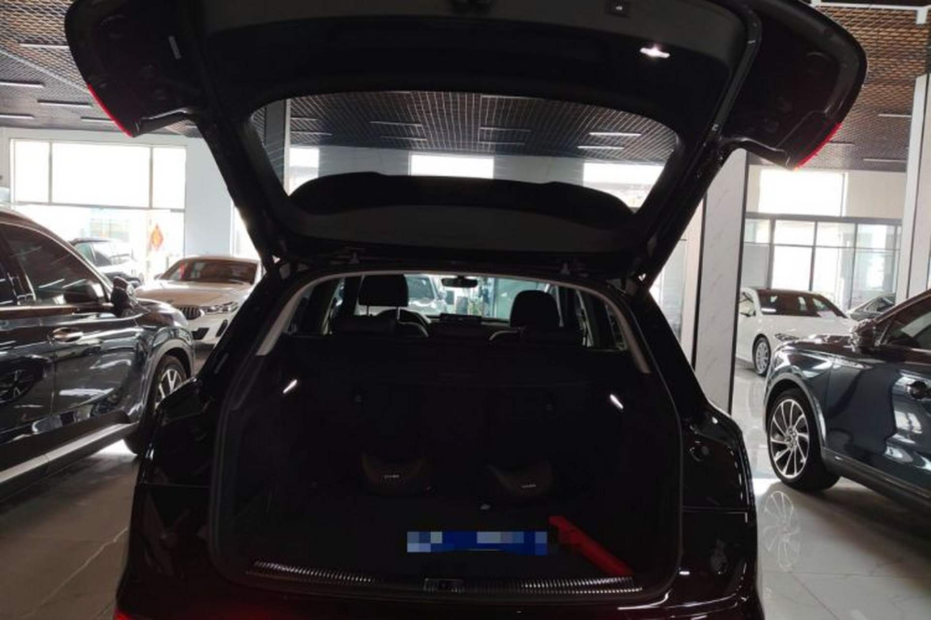 Used Audi Q5L 2022 40T Fashionable and Dynamic Model Trunk
