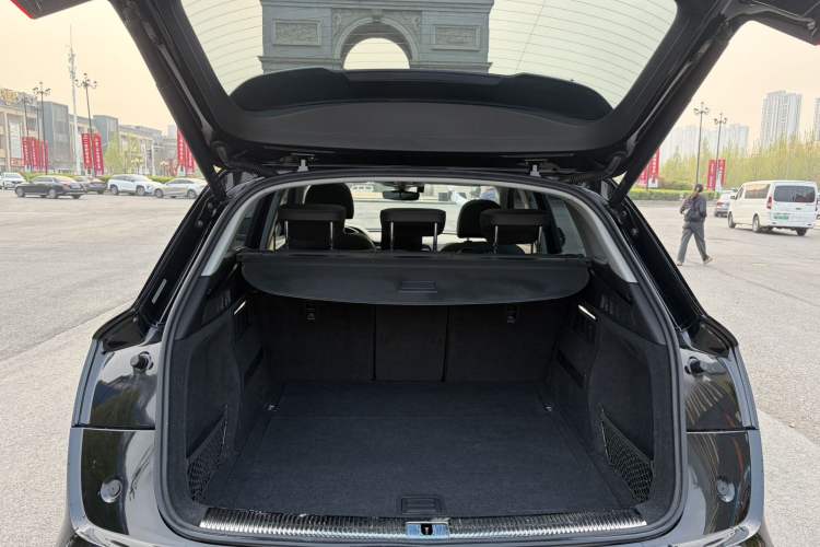 Used Audi Q5L 2022 45T Luxury Dynamic Model Trunk