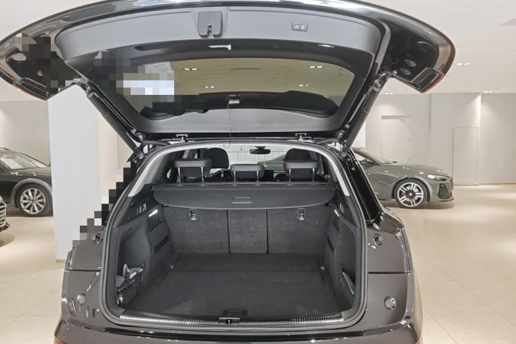 Used Audi Q5L 2022 40T Luxury Dynamic Model Trunk