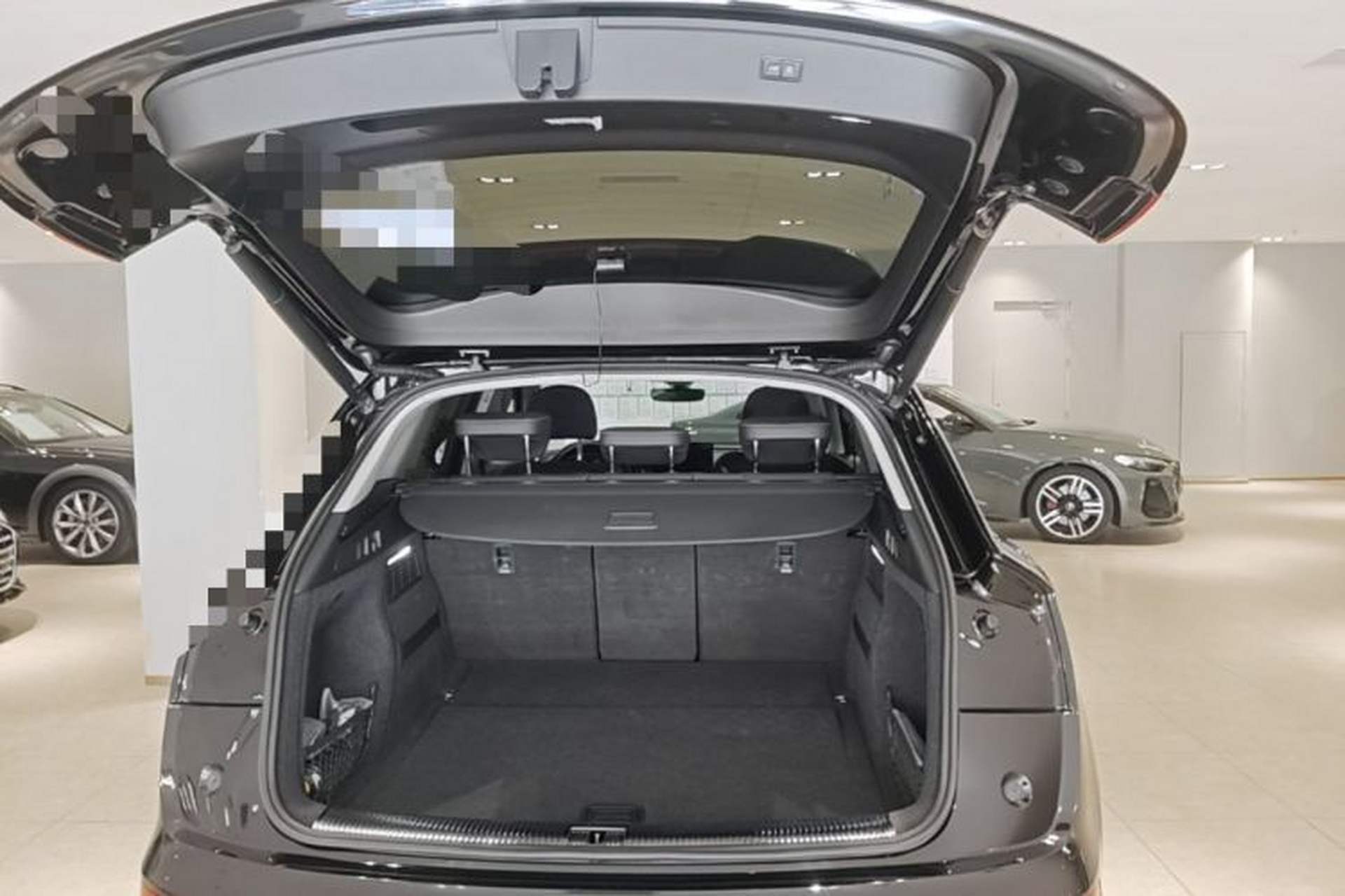 Used Audi Q5L 2022 40T Luxury Dynamic Model Trunk