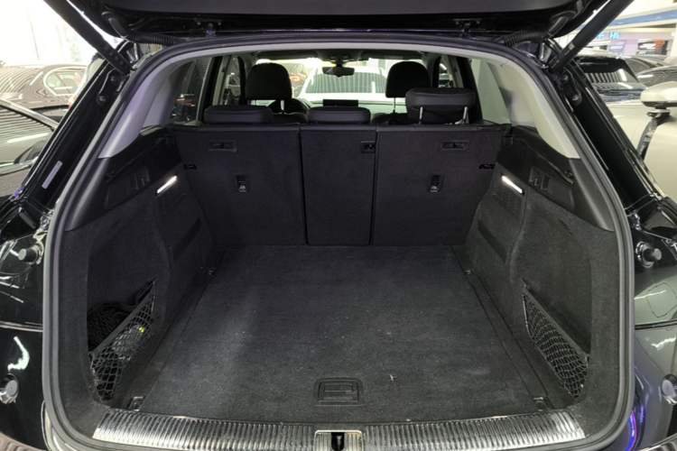 Used Audi Q5L 2022 40T Fashionable and Dynamic Model Trunk
