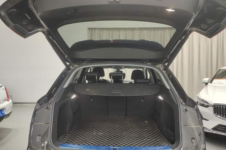 Used Audi Q5L 2022 40T Fashionable and Dynamic Model Trunk
