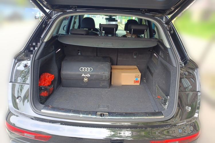 Used Audi Q5L 2022 40T Luxury Elegant Model Trunk