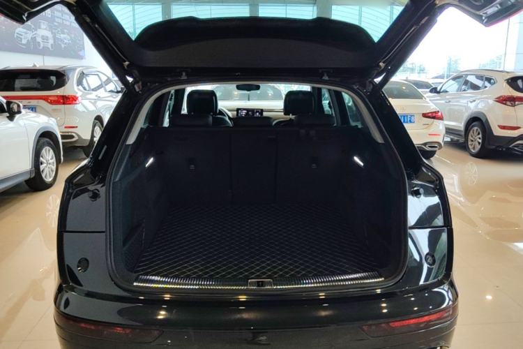 Used Audi Q5L 2022 Updated 45T Luxury Dynamic Version Trunk