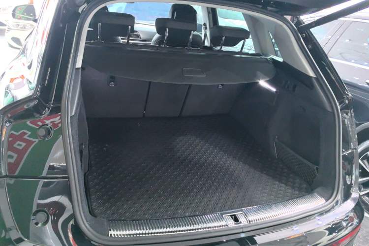 Used Audi Q5L 2022 Updated 45T Luxury Dynamic Version Trunk