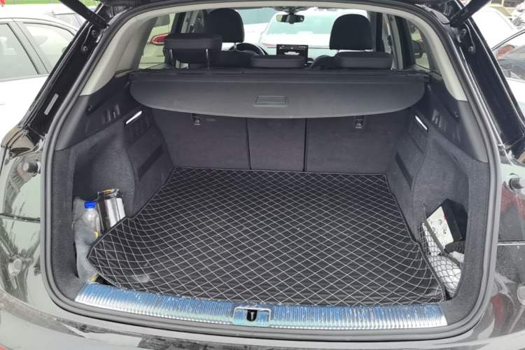 Used Audi Q5L 2022 40T Luxury Dynamic Model Trunk