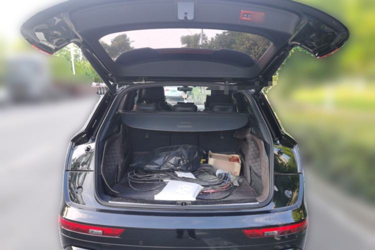 Used Audi Q5L 2022 40T Luxury Dynamic Model Trunk
