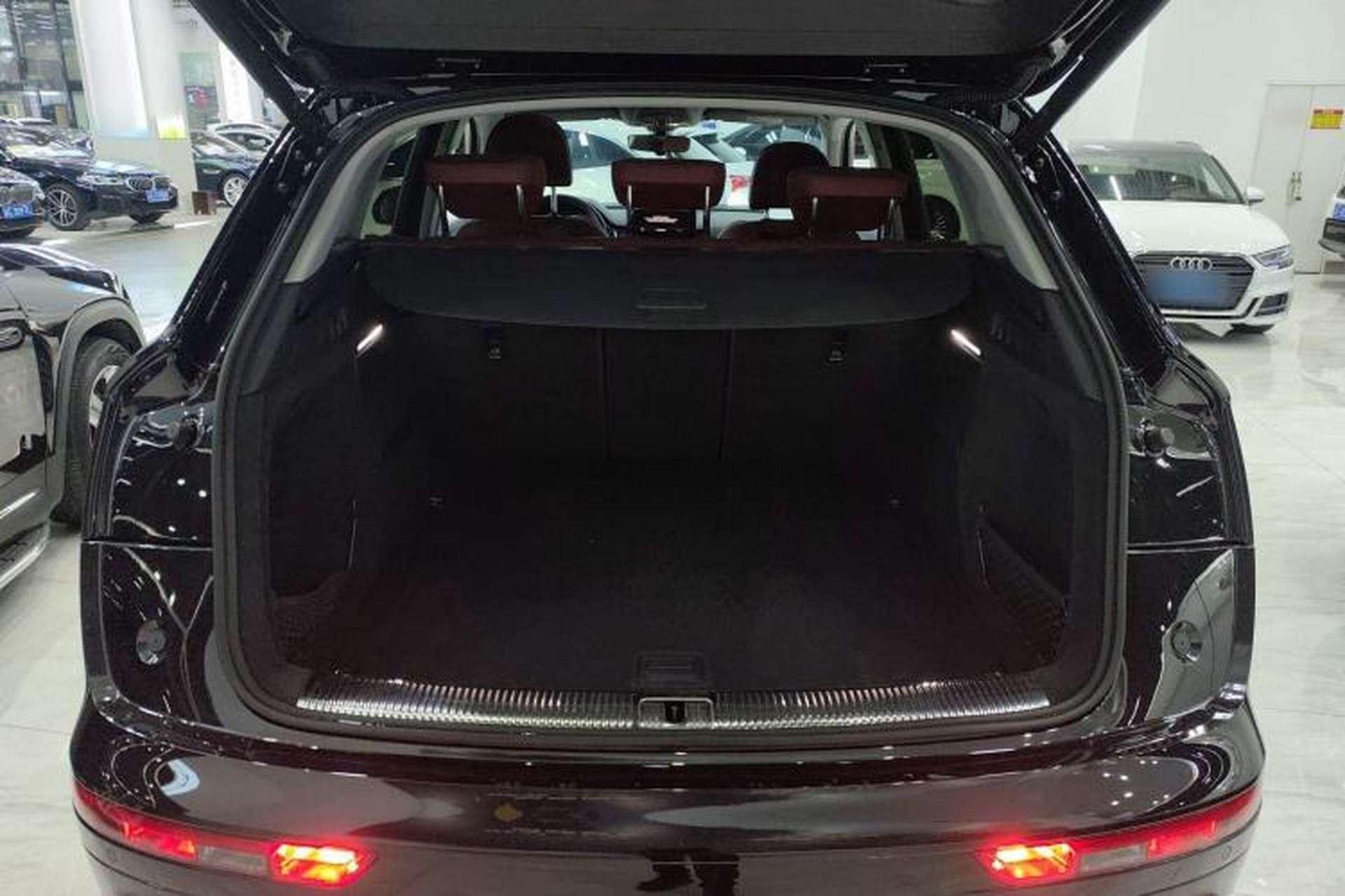 Used Audi Q5L 2022 40T Fashionable and Dynamic Model Trunk