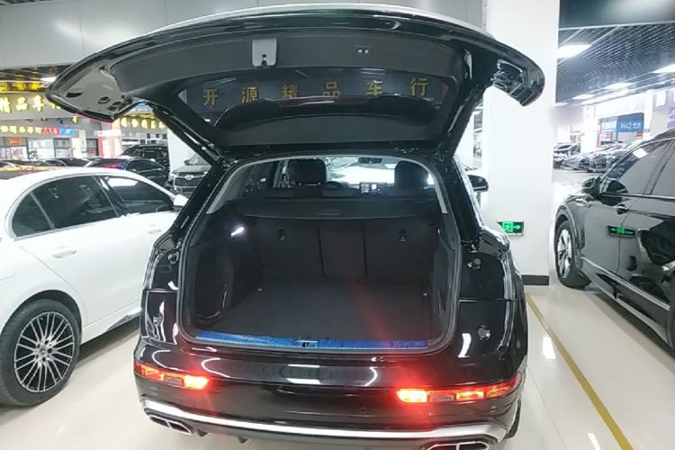 Used Audi Q5L 2022 Updated 45T Luxury Dynamic Version Trunk