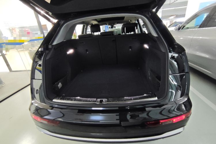 Used Audi Q5L 2022 40T Luxury Dynamic Model Trunk