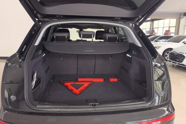 Used Audi Q5L 2022 Updated 40T Luxury Dynamic Edition Trunk
