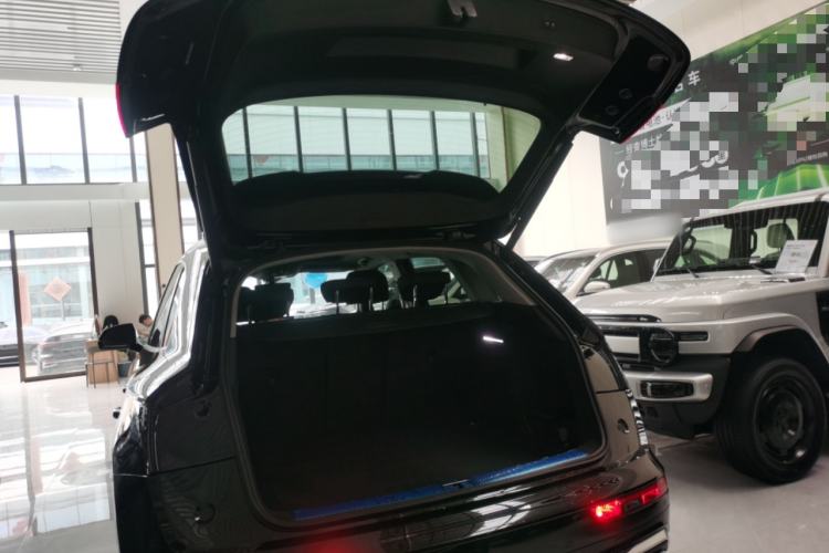 Used Audi Q5L 2022 Updated 45T Luxury Dynamic Version Trunk