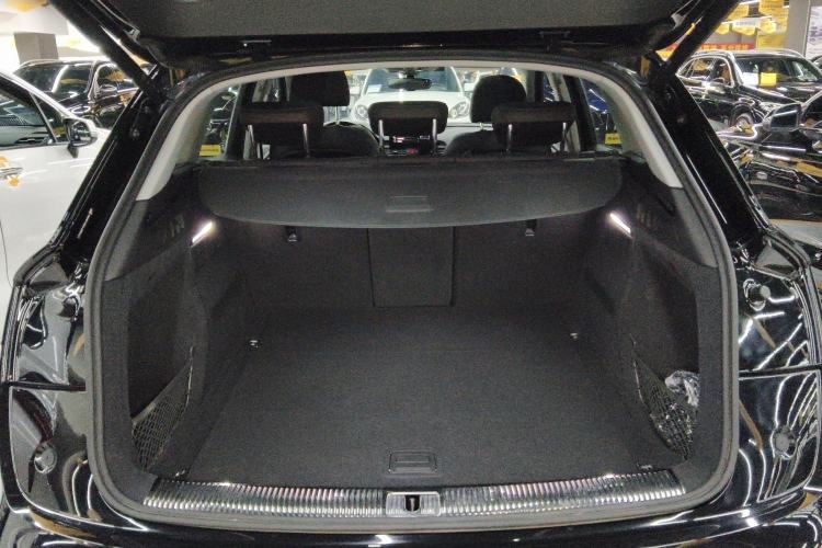 Used Audi Q5L 2022 40T Fashionable and Dynamic Model Trunk
