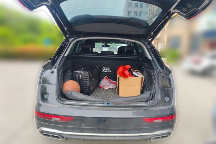 Used Audi Q5L 2022 40T Luxury Dynamic Model Trunk