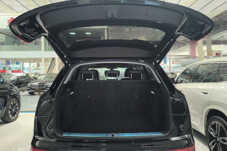 Used Audi Q5L 2022 40T Luxury Dynamic Model Trunk