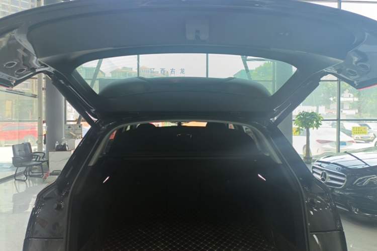 Used Audi Q5L 2022 40T Luxury Dynamic Model Trunk
