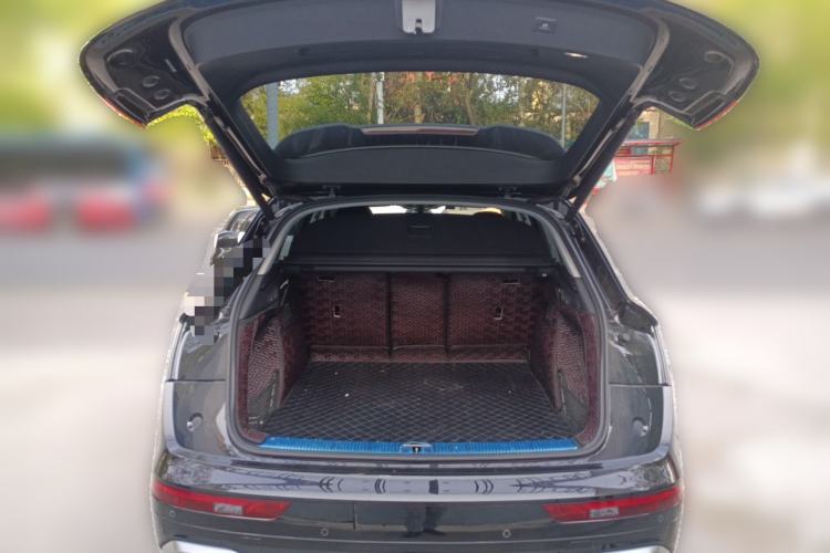 Used Audi Q5L 2022 40T Fashionable and Dynamic Model Trunk