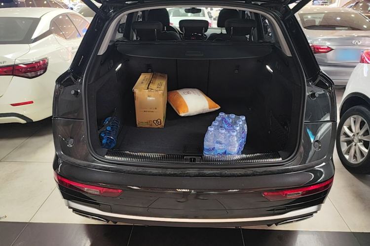 Used Audi Q5L 2022 40T Fashionable and Dynamic Model Trunk