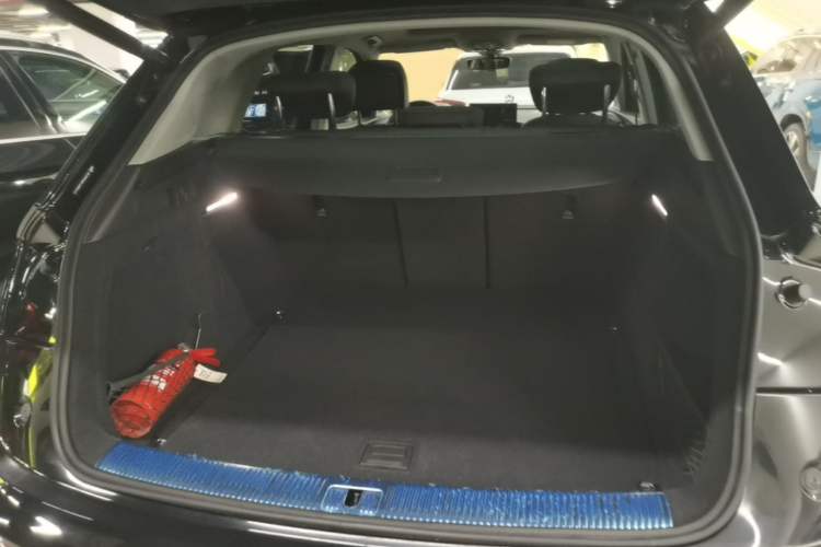 Used Audi Q5L 2022 Updated Version 45T Luxury Prestige Edition Trunk