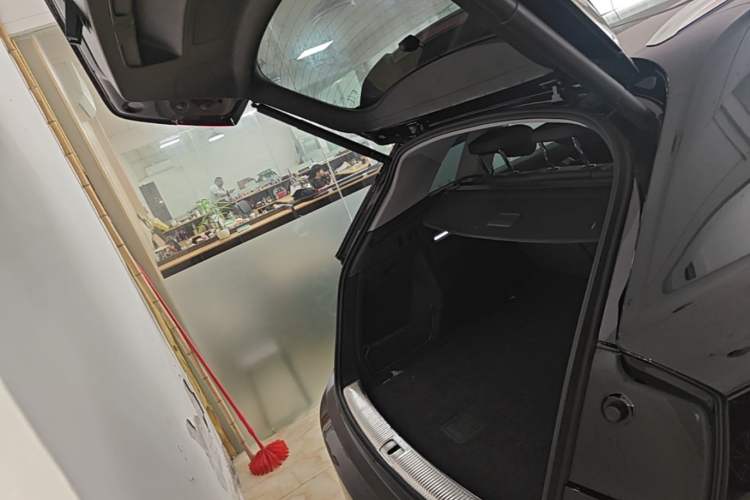 Used Audi Q5L 2022 Updated 40T Luxury Dynamic Edition Trunk