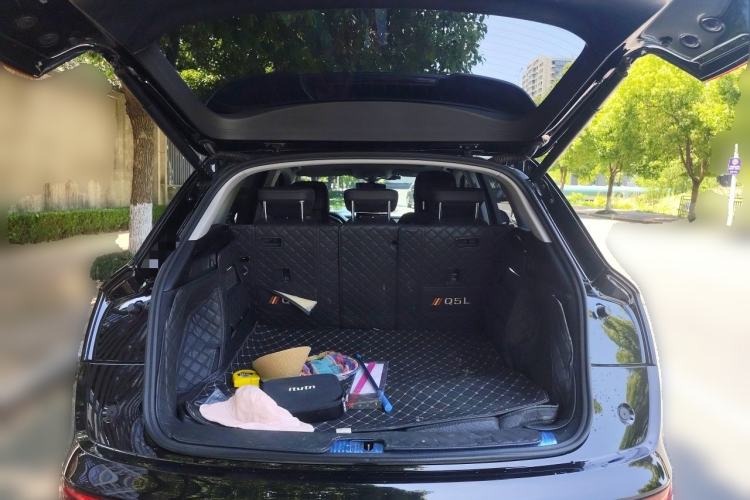 Used Audi Q5L 2022 40T Luxury Dynamic Model Trunk