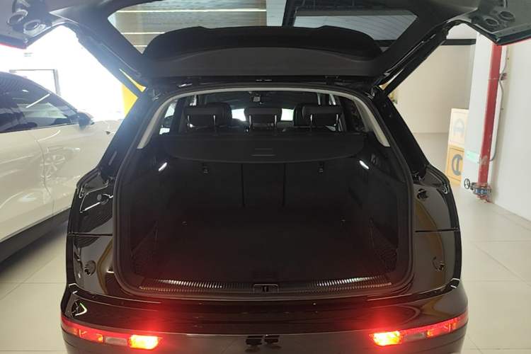 Used Audi Q5L 2022 Updated 40T Luxury Dynamic Edition Trunk