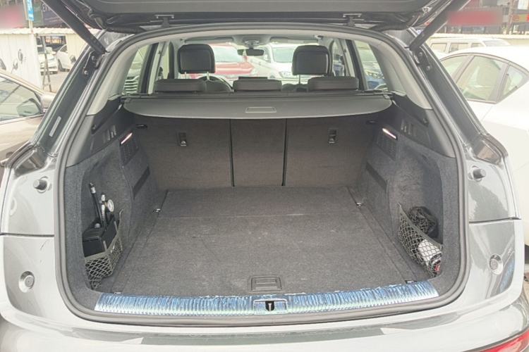 Used Audi Q5L 2022 Updated 45T Luxury Dynamic Version Trunk