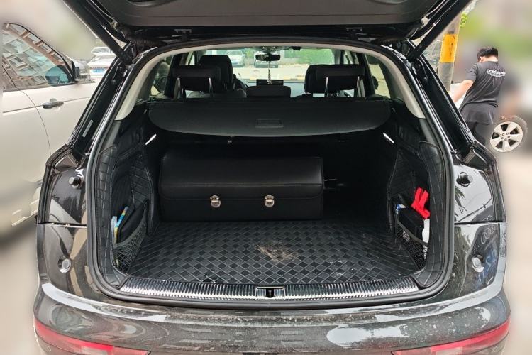 Used Audi Q5L 2022 45T Luxury Dynamic Model Trunk