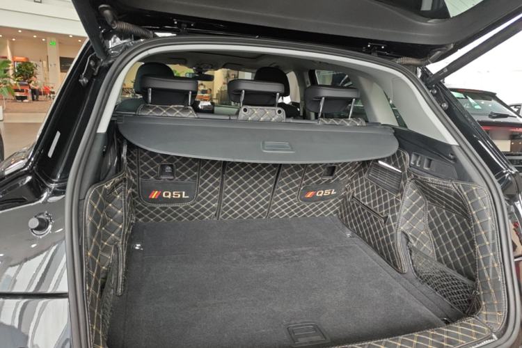 Used Audi Q5L 2022 40T Fashionable and Dynamic Model Trunk